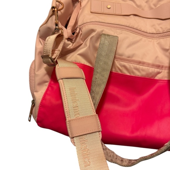 Lululemon Yoga On The Run Duffel. - Picture 11 of 16